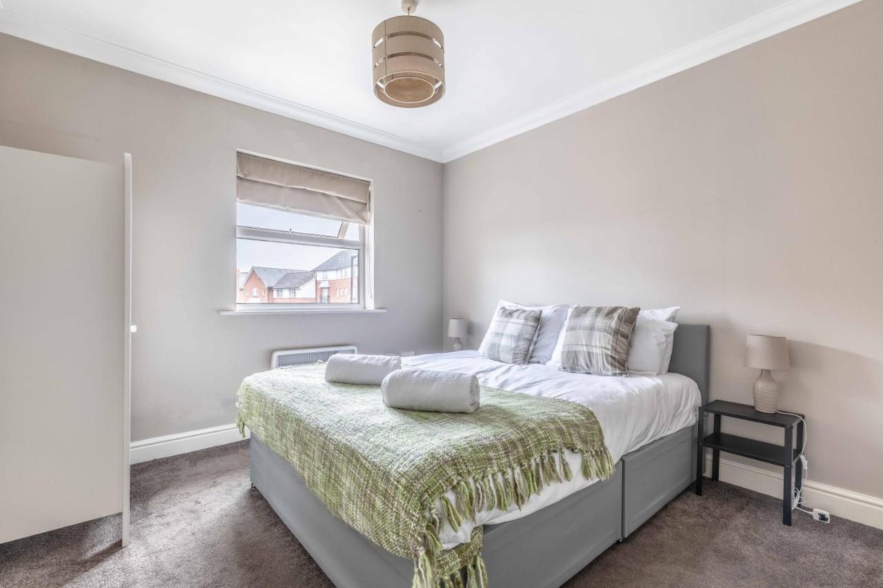 Cosy Central Windsor Apartment & Free Parking! ภายนอก รูปภาพ