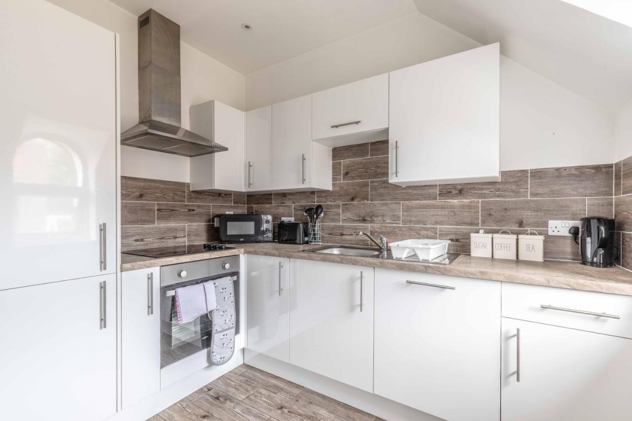 Cosy Central Windsor Apartment & Free Parking! ภายนอก รูปภาพ